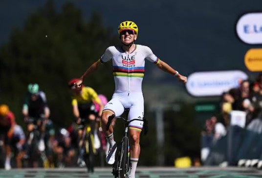 Tadej Pogačar golpea primero en la montaña y conquista el maillot amarillo en el Tour de Francia 2026
