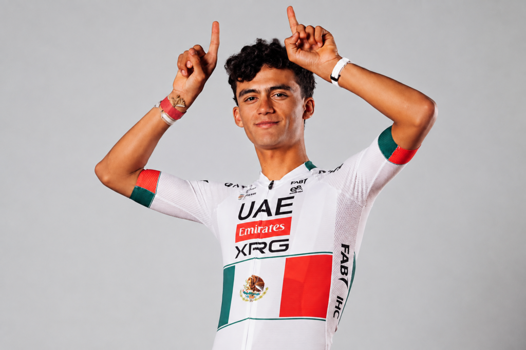 Isaac del Toro renueva hasta 2031 con UAE Team Emirates